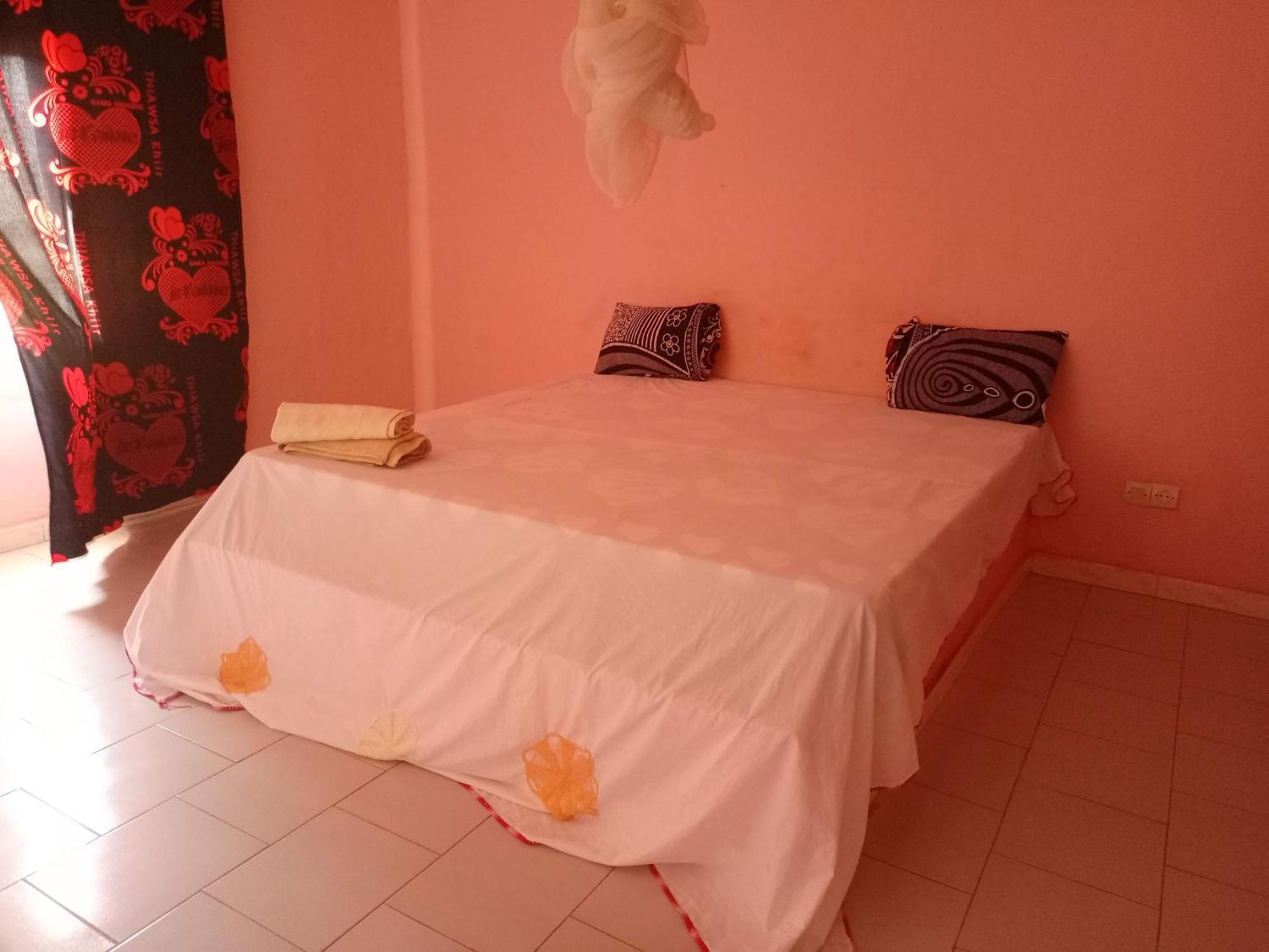 Chez Paolo Hotel Toubab Dialao Bagian luar foto